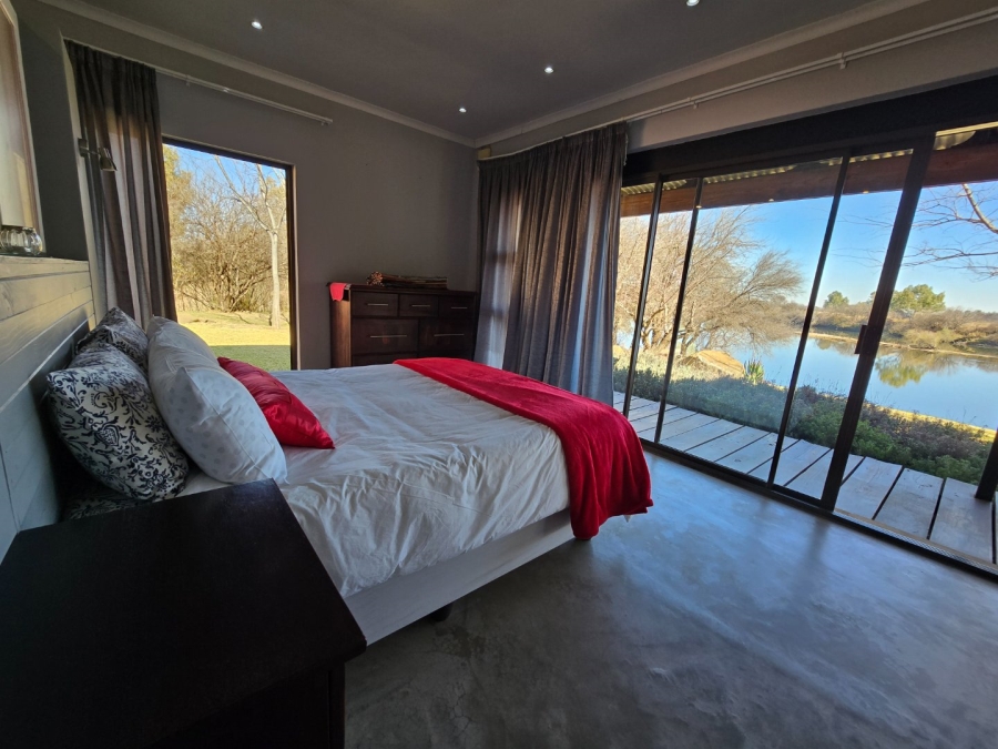 4 Bedroom Property for Sale in Viljoenskroon Rural Free State